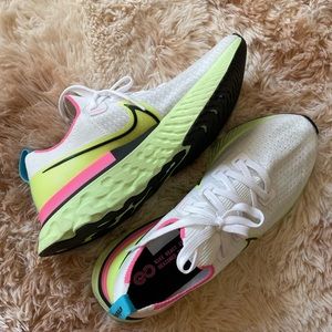 Nike Women’s Infinity React Running Sneaker